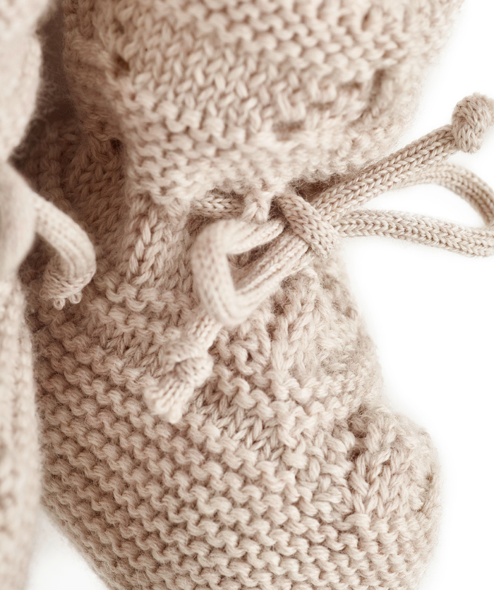 Fine-knitted slippers for tying - nut