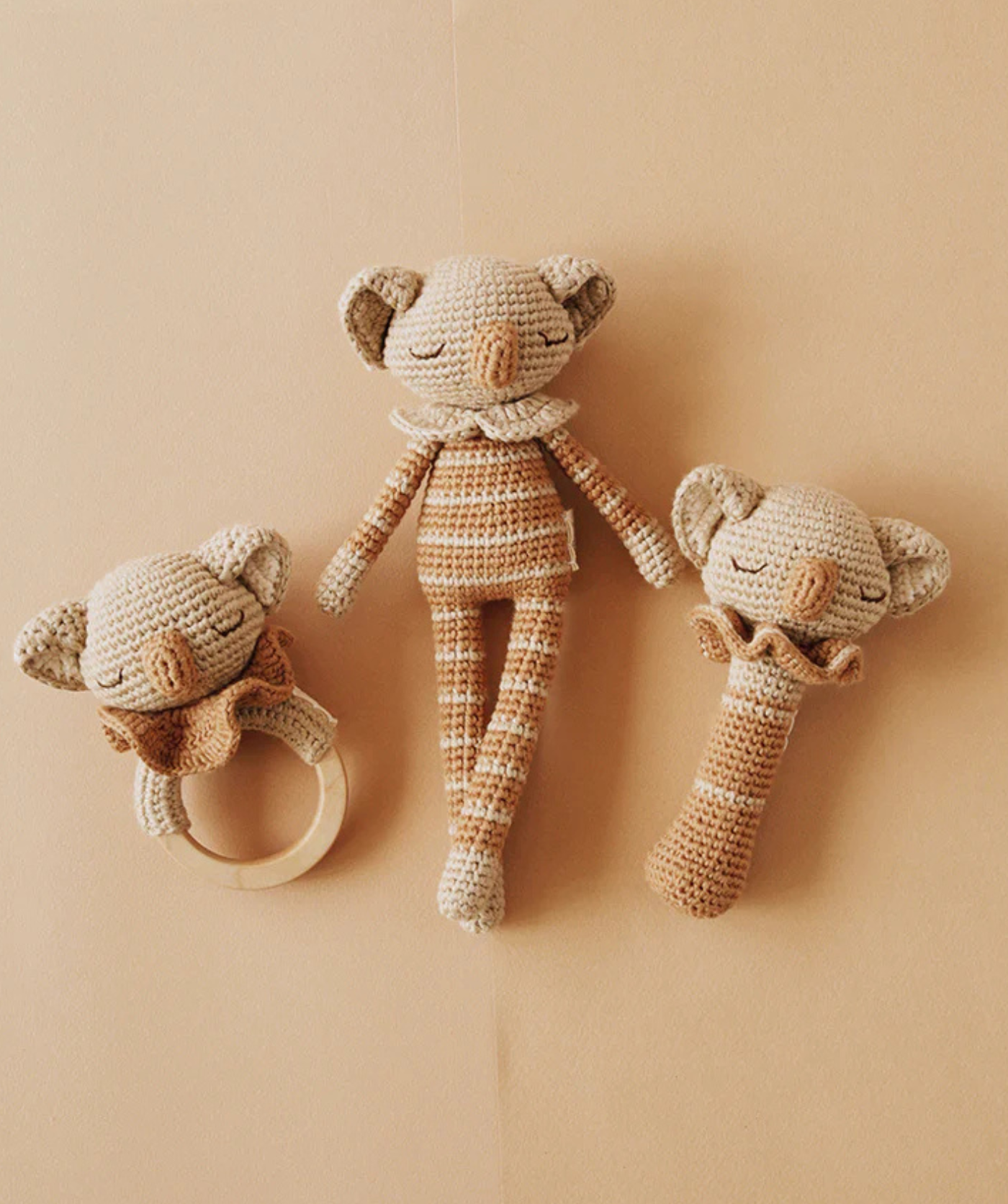 Kurtis der Koala Beissring mit Glöckchen – Beige/Karamell